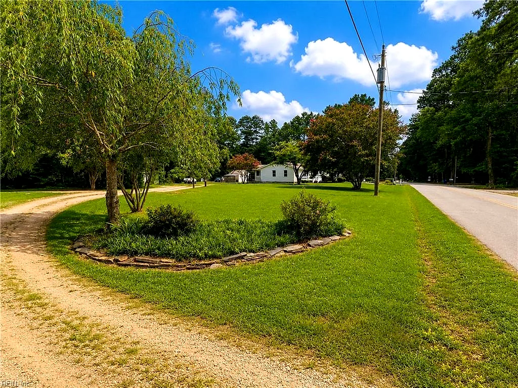 789 Coachpoint Rd, Hartfield — photo