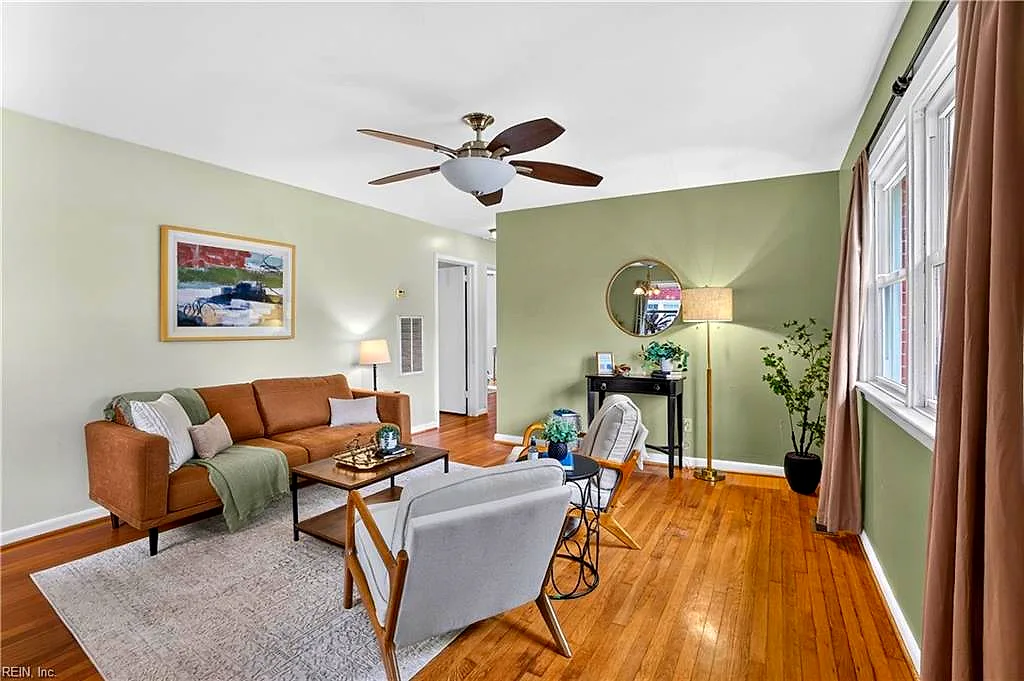 130 Albany DR, HAMPTON VA 23666