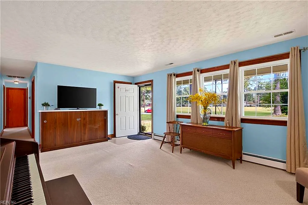 6123 Edison Ave Ave, Norfolk — photo