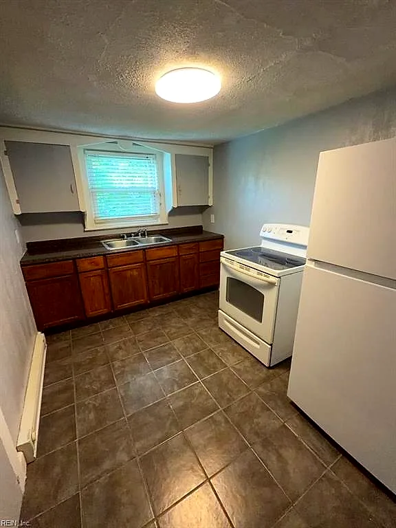 4566 Hampshire Ave #B, Norfolk — photo