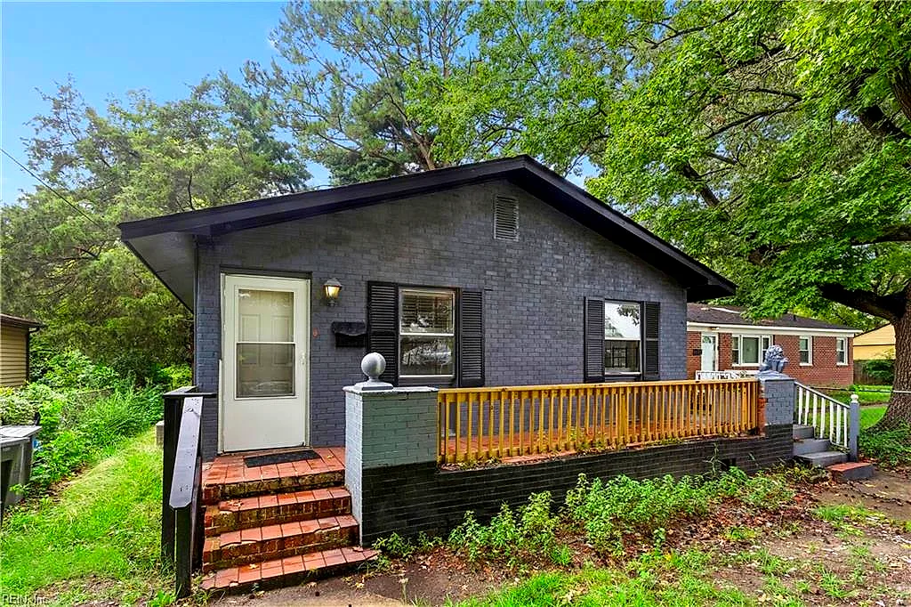 461 Dare AVE, HAMPTON VA 23661