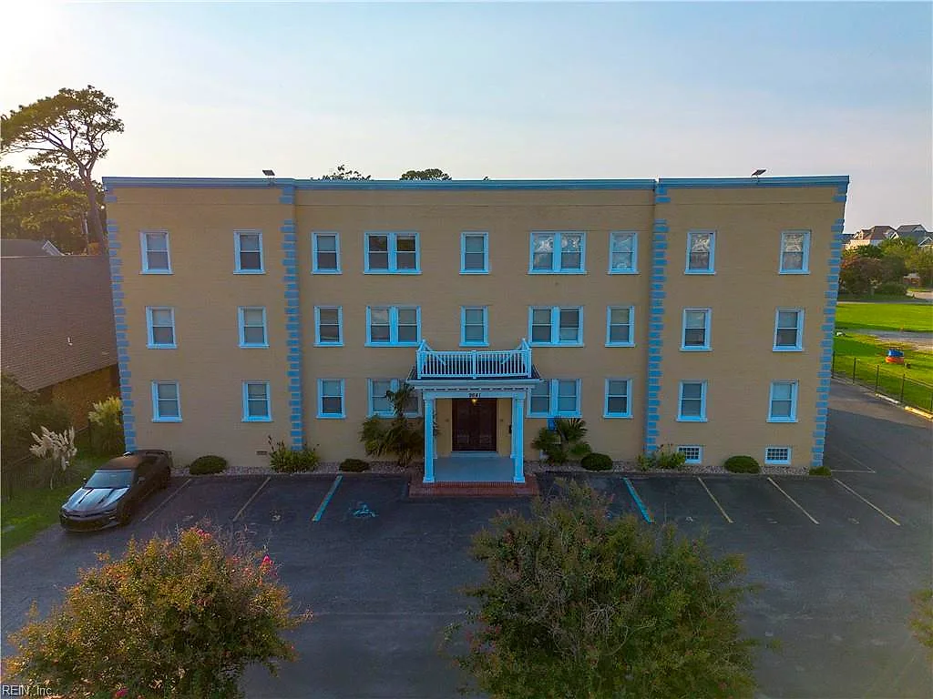 9641 Norfolk Ave #305, Norfolk — photo