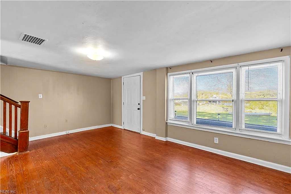1628 Bradford Ter, Portsmouth — photo