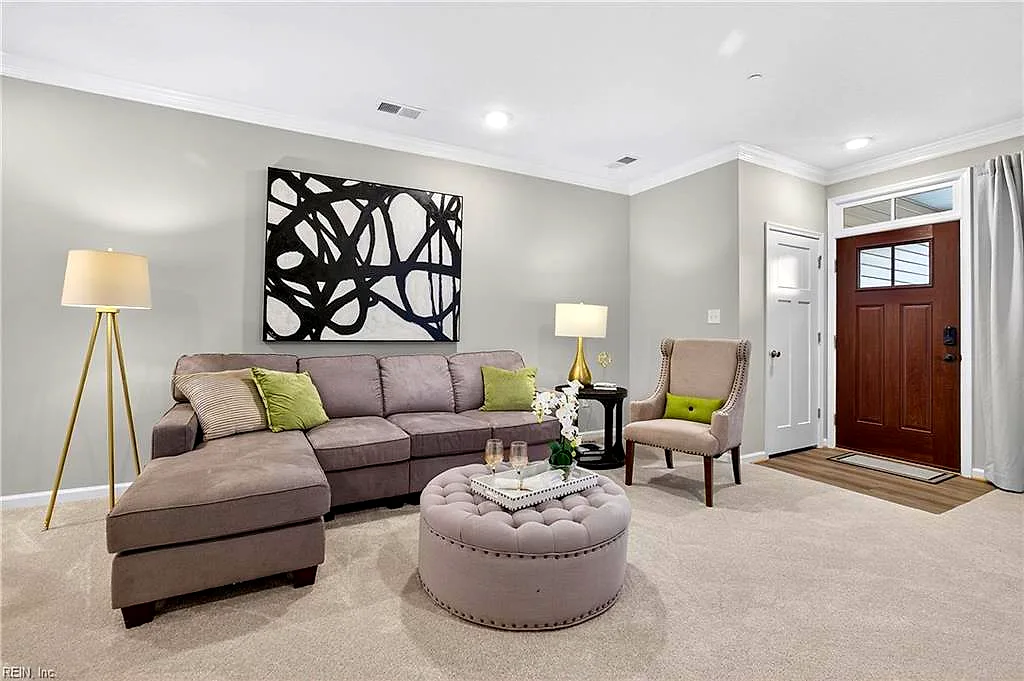 1904 E Kathy Ann Way, Carrollton — photo