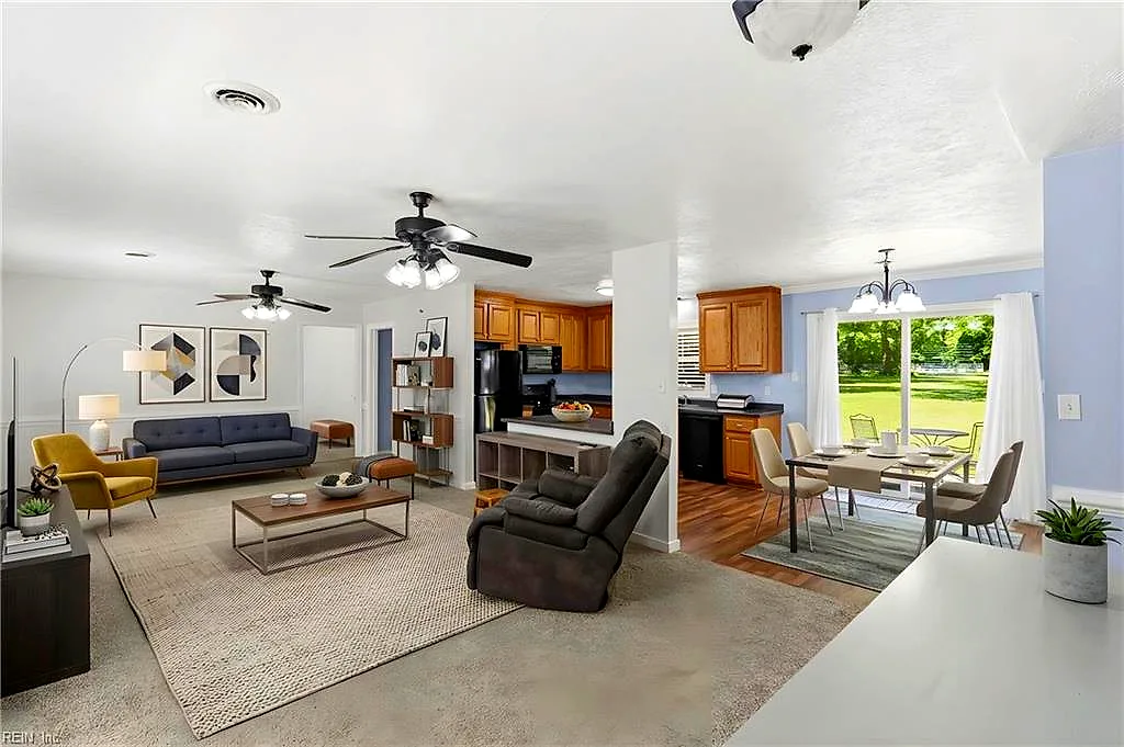 6571 Lake View Dr, Gloucester — photo