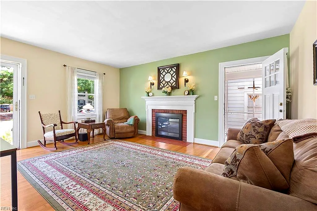 125 Wythe Crescent Dr, Hampton — photo