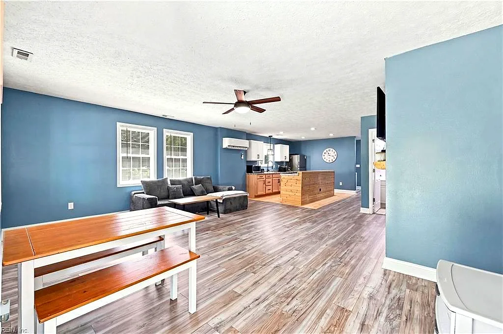 10664 Magnet Dr, Smithfield — photo