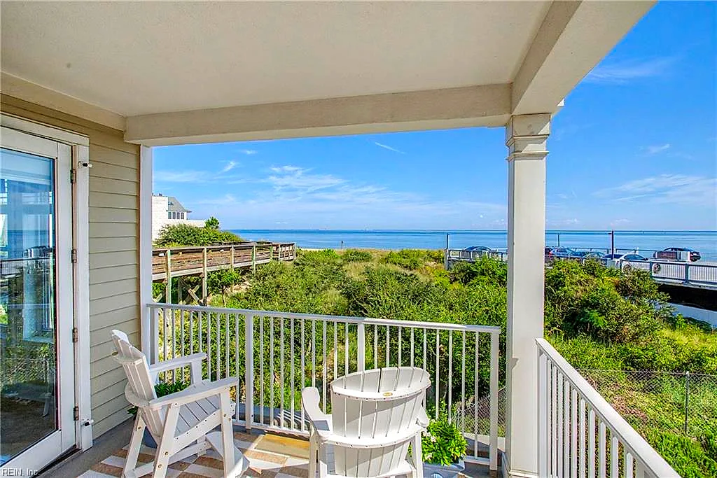 3800 Dupont CIR #206, VIRGINIA BEACH VA 23455