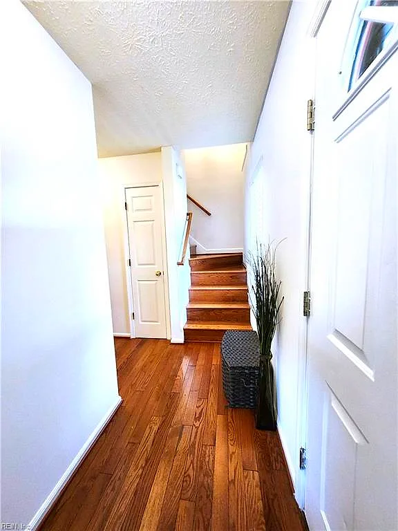 296 Buttercup Ln, Newport News — photo