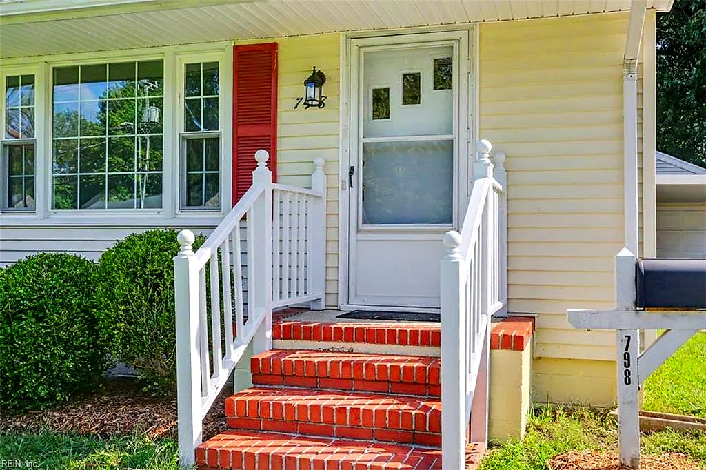 798 Old Oyster Point Rd, Newport News — photo