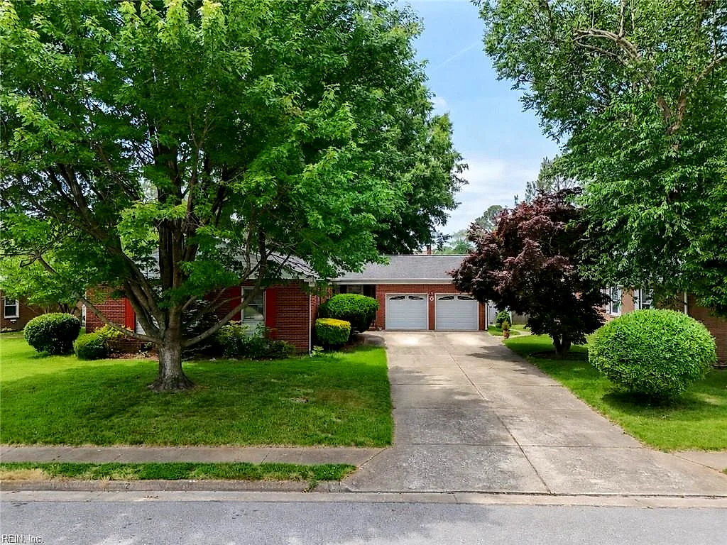 6 Redman CT, HAMPTON VA 23669