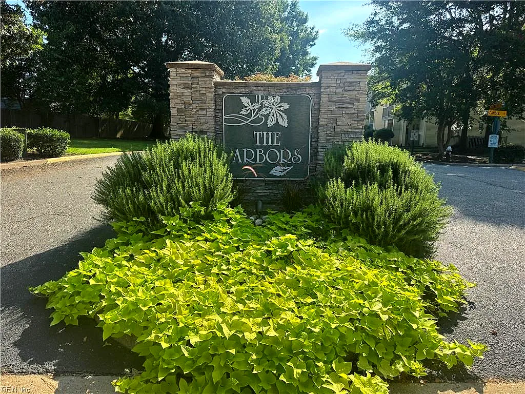 566 Candle Ln #301, Newport News — photo