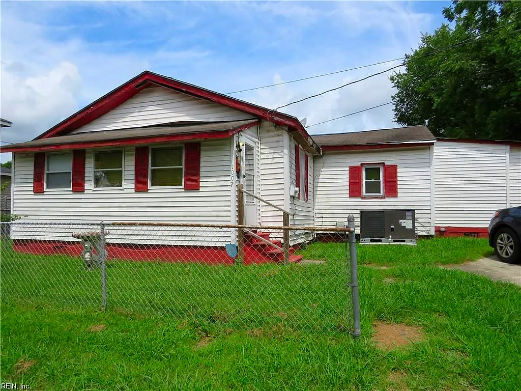 1002 Bank Street Ext St, Suffolk — photo