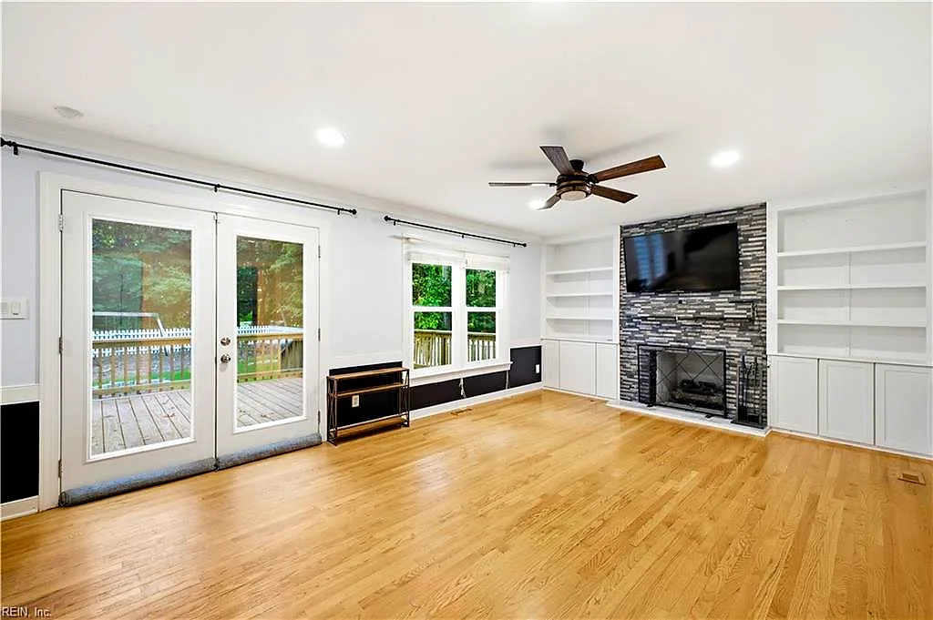 100 Spinnaker Run Ln, Smithfield — photo