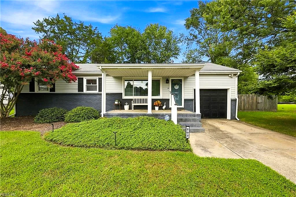 202 Sequoia RD, PORTSMOUTH VA 23701