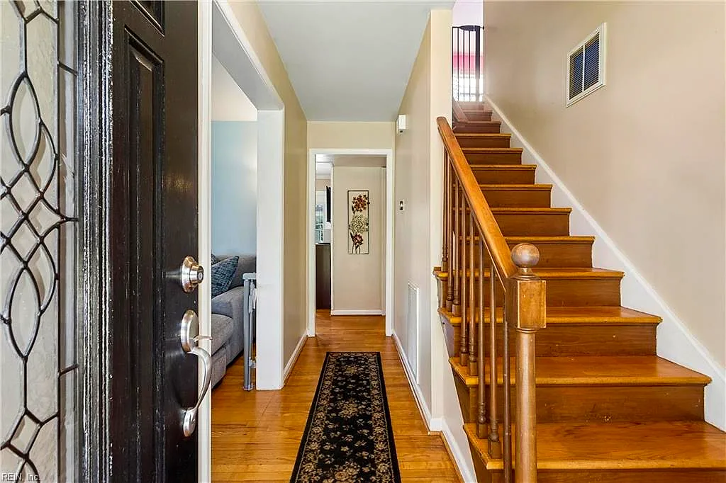 8 Hunts Neck Rd, Poquoson — photo