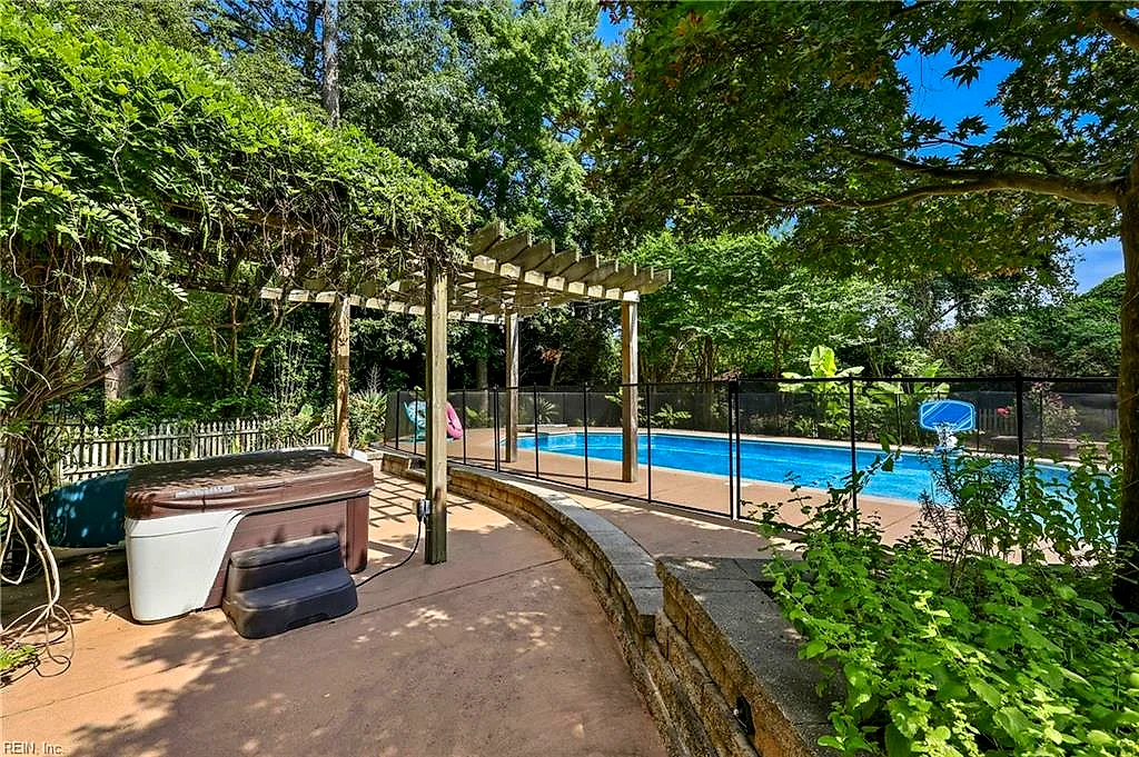 1525 Southwick Rd, Virginia Beach — photo