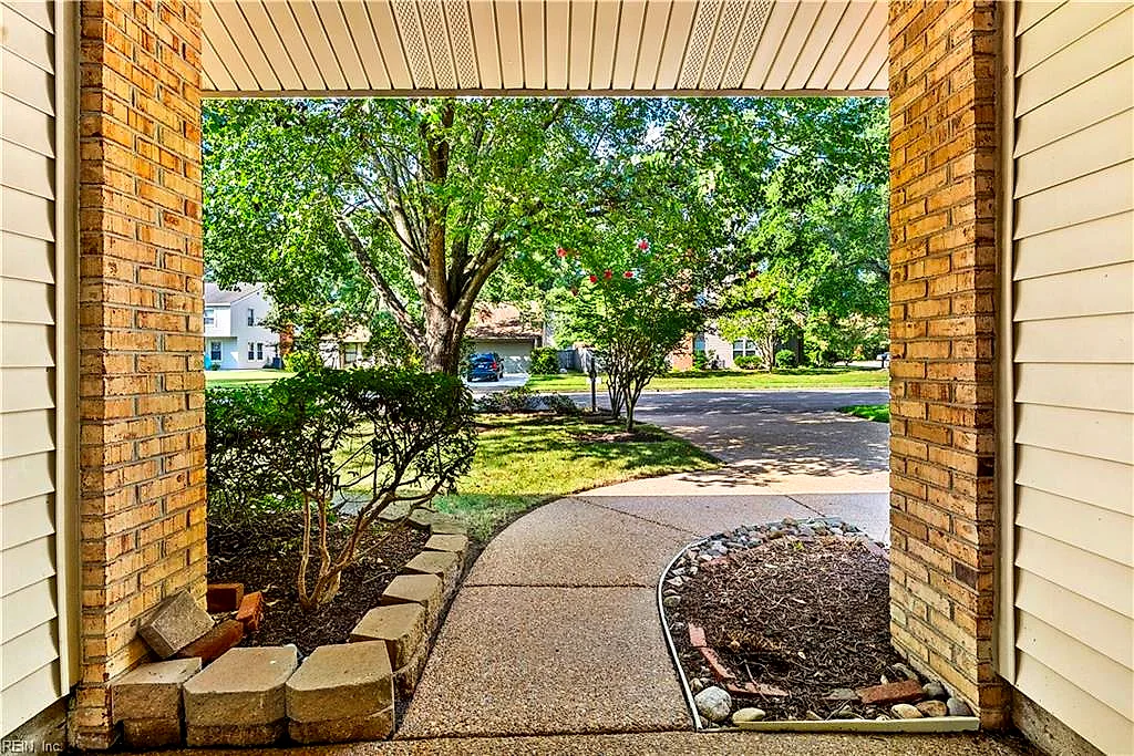 1604 Lake Christopher Dr, Virginia Beach — photo