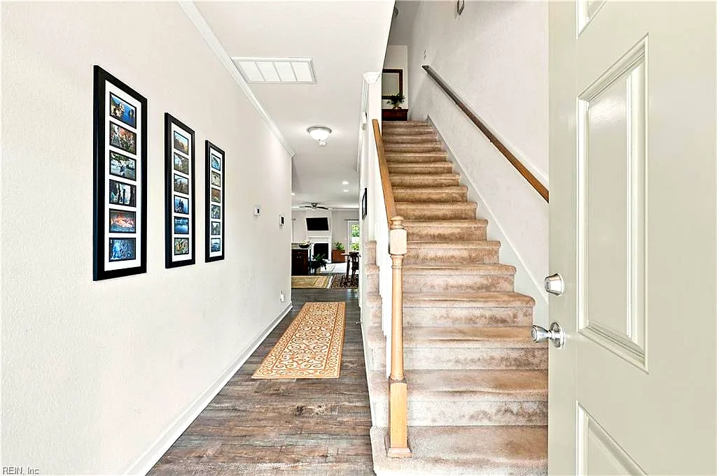 5813 Hawk Ln, Suffolk — photo