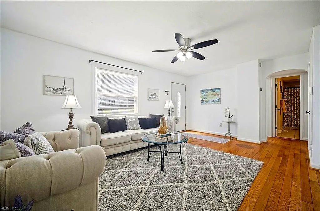 8046 E Glen Road Rd, Norfolk — photo