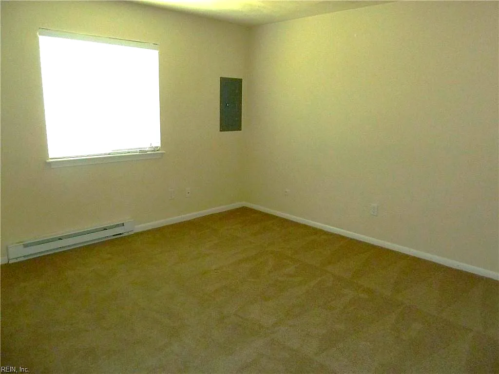 309 Ashlawn Dr #11, Norfolk — photo