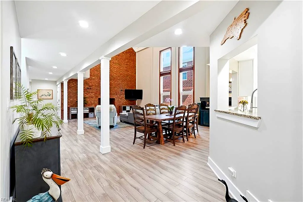 326 W Olney Rd, Norfolk — photo