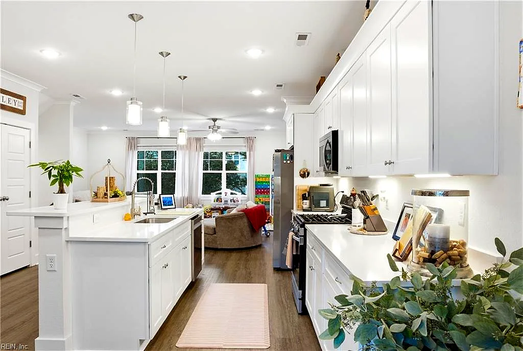 2917 Pretty Lake Ave, Norfolk — photo