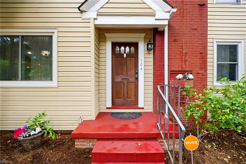 104 E Severn Rd, Norfolk — photo