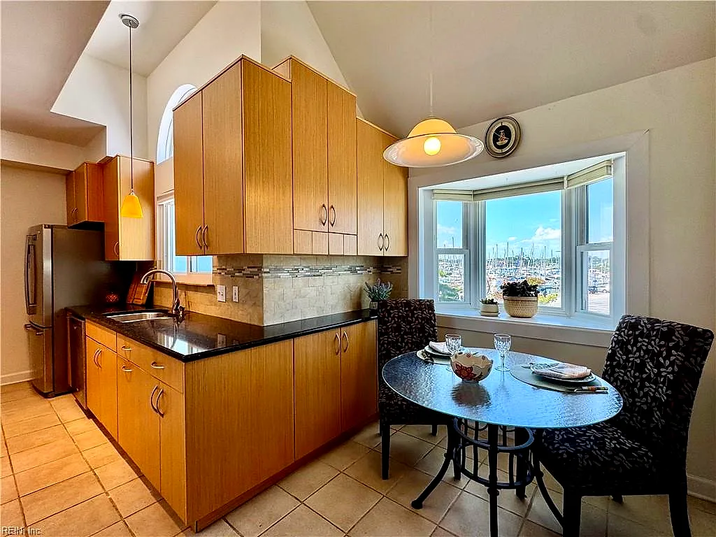 9508 Bay Front Dr, Norfolk — photo