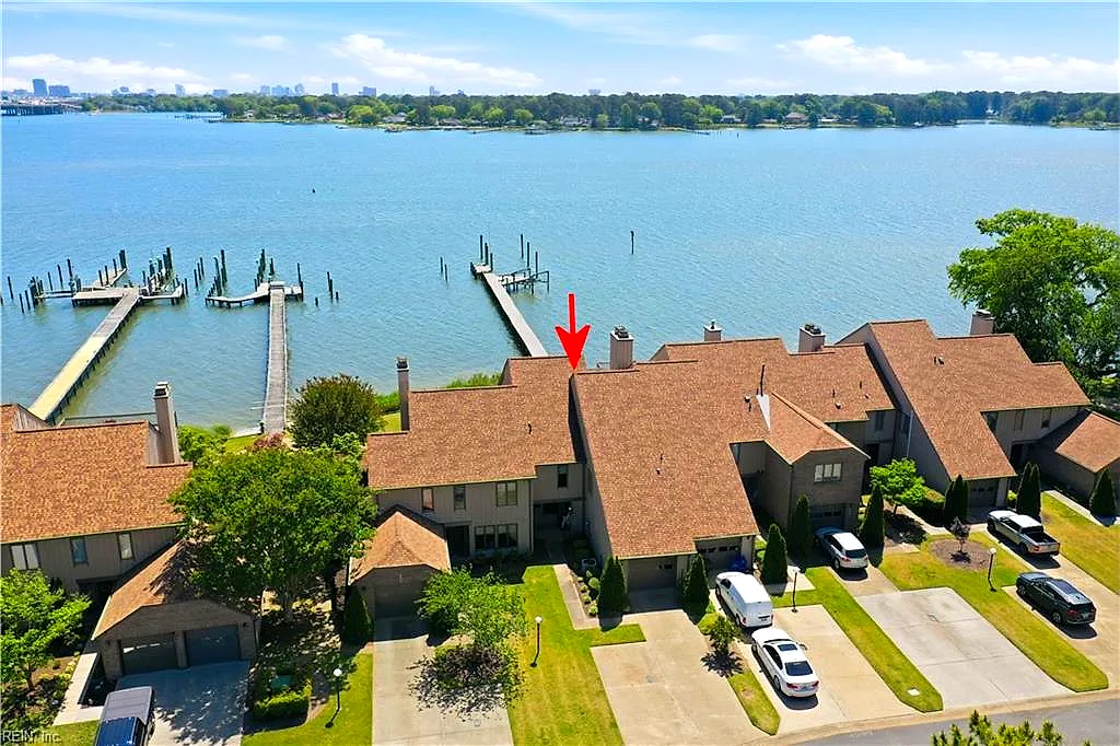 4291 Hatton Point LN, PORTSMOUTH VA 23703