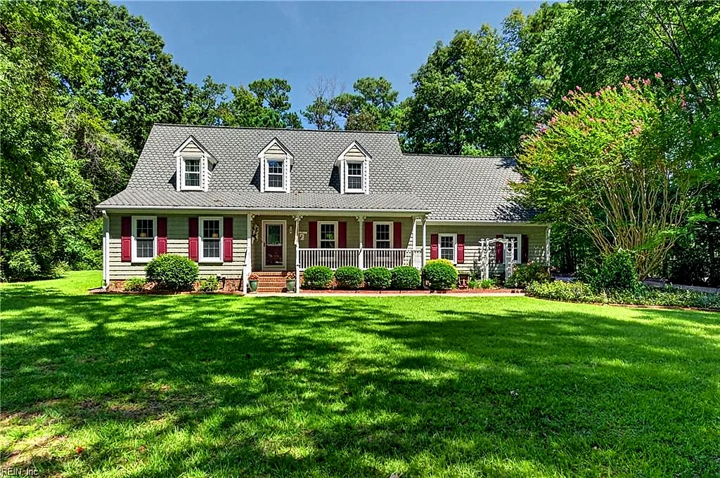 5 Drivers LN, CARROLLTON VA 23314