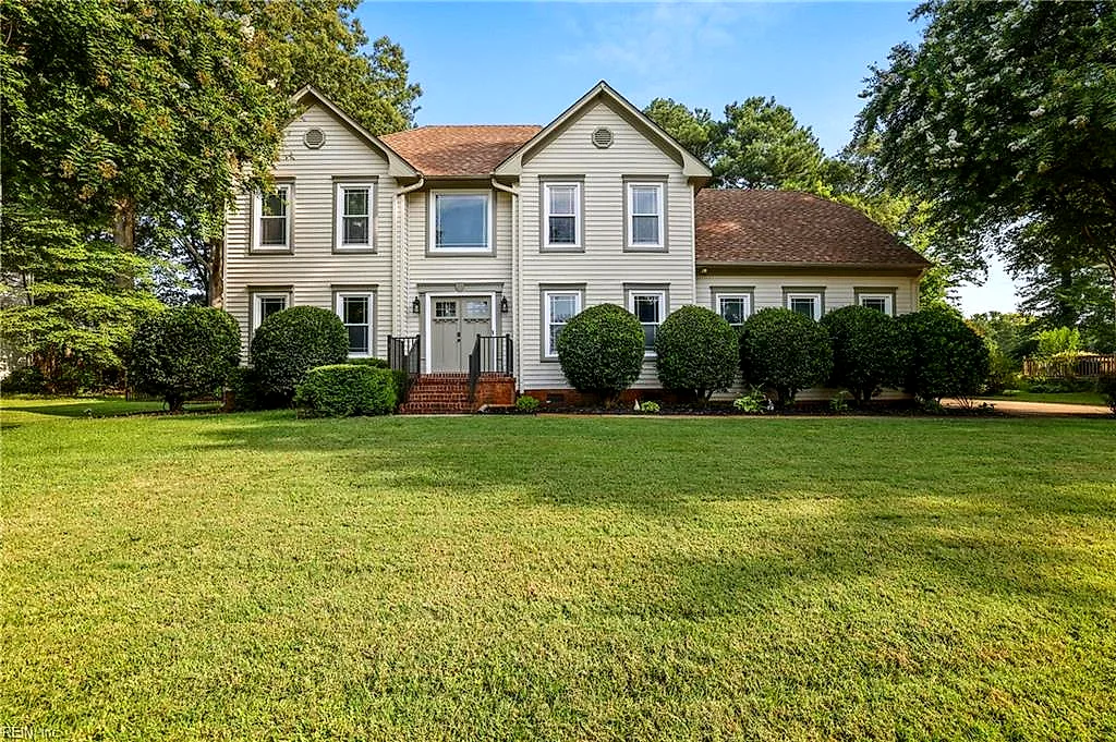 1004 FAIRWAY DR, CHESAPEAKE VA 23320