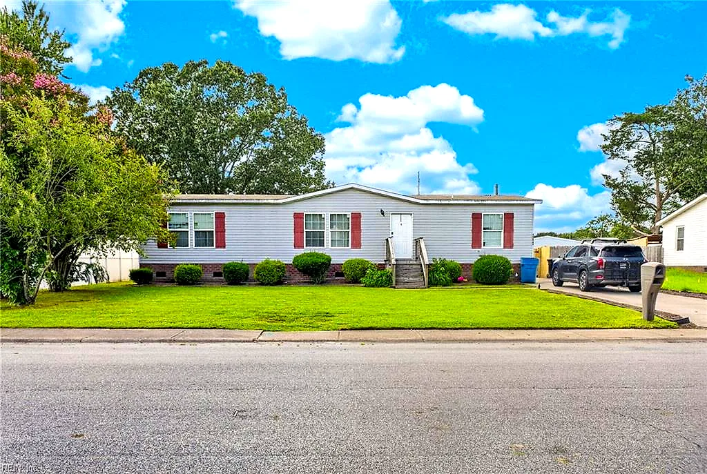 1313 Skylark DR, VIRGINIA BEACH VA 23453