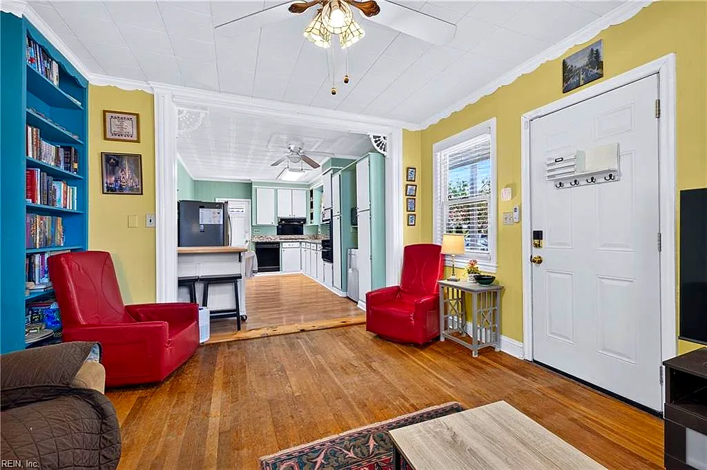 3608 Essex Cir, Norfolk — photo