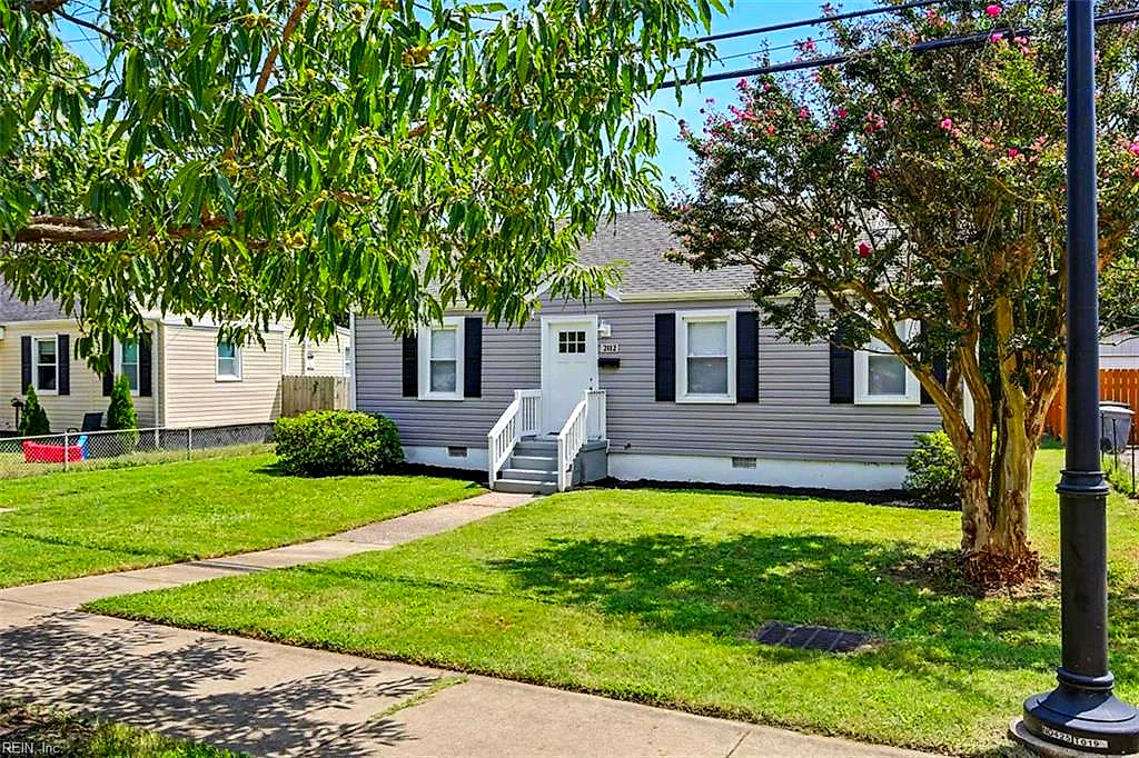 2112 E Pembroke AVE, HAMPTON VA 23664