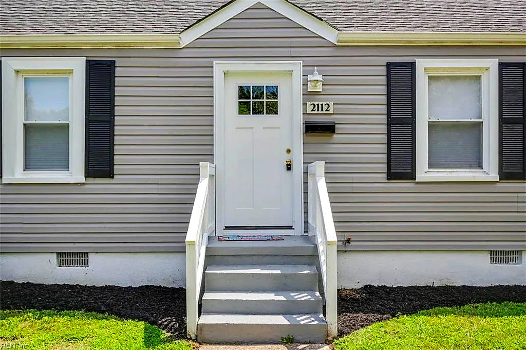 2112 E Pembroke Ave, Hampton — photo