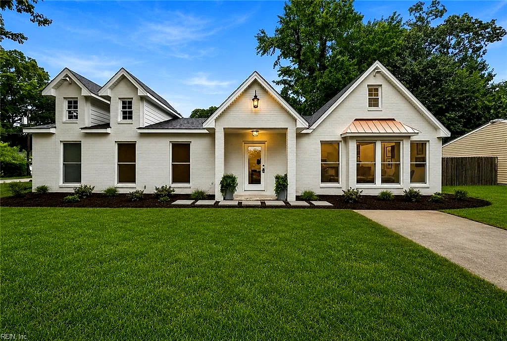 300 Dillon DR, VIRGINIA BEACH VA 23452
