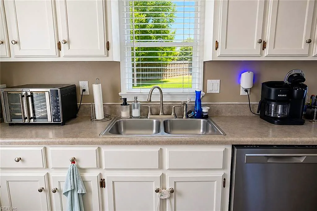 727 Michelle Drive Dr, Newport News — photo