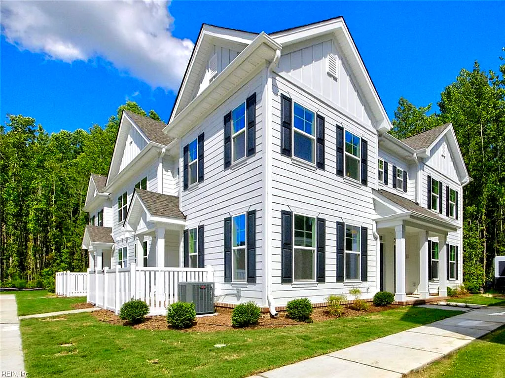 4985 Boone RD, CHESAPEAKE VA 23321