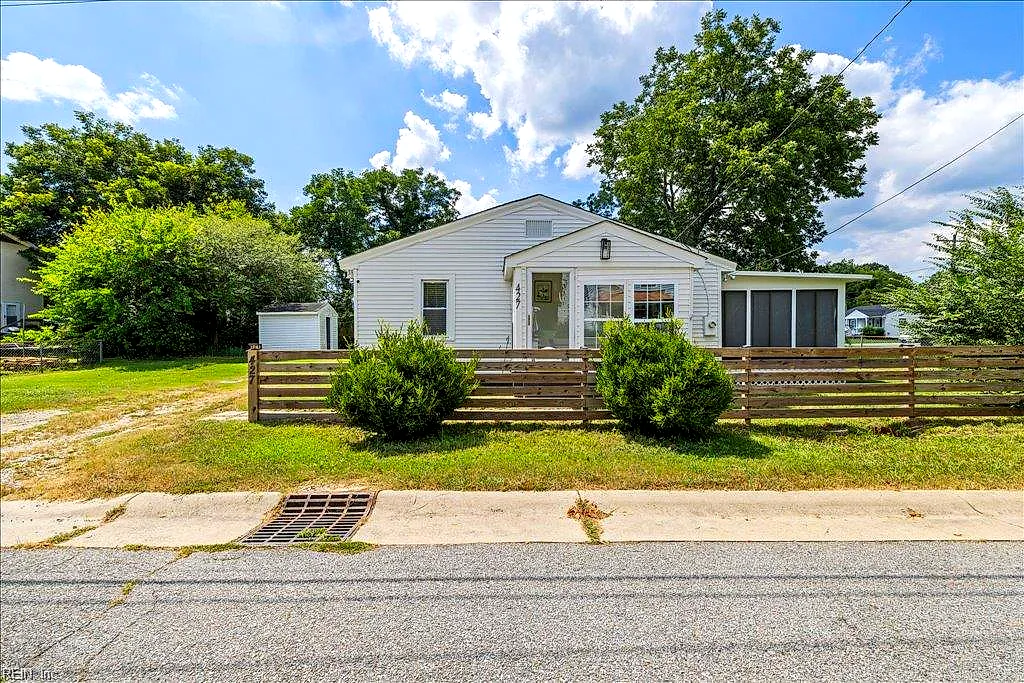 427 Linden AVE, SUFFOLK VA 23434