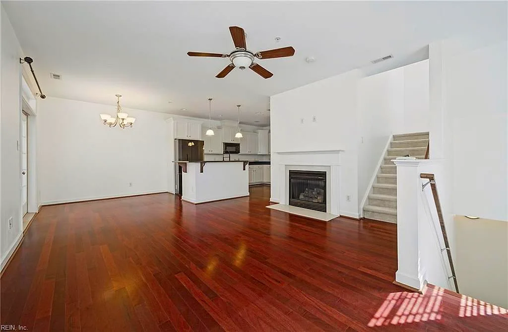 23 Miles Cary Mews, Hampton — photo