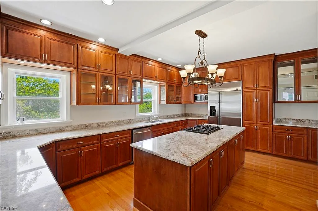 405 Pinewell Dr, Norfolk — photo