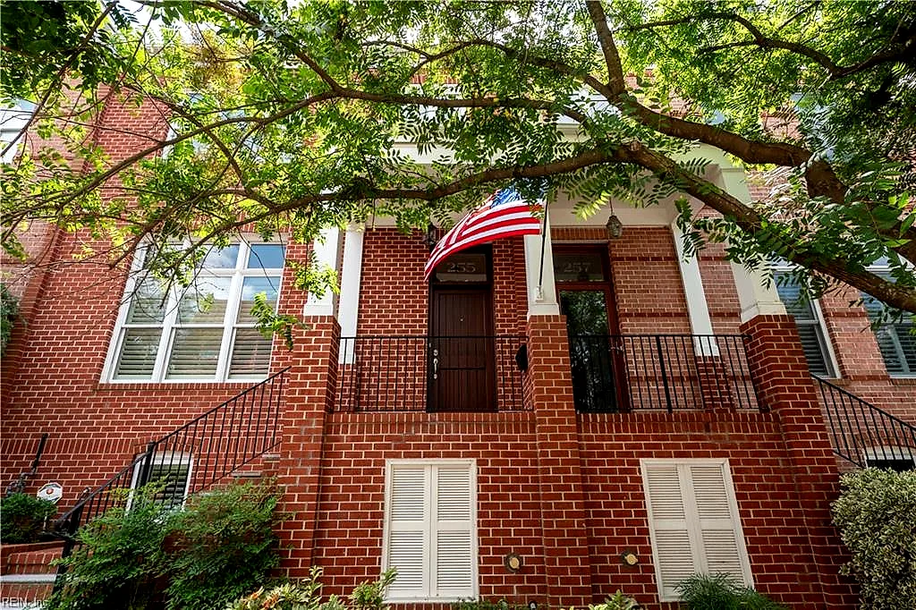 255 W Freemason ST, NORFOLK VA 23510