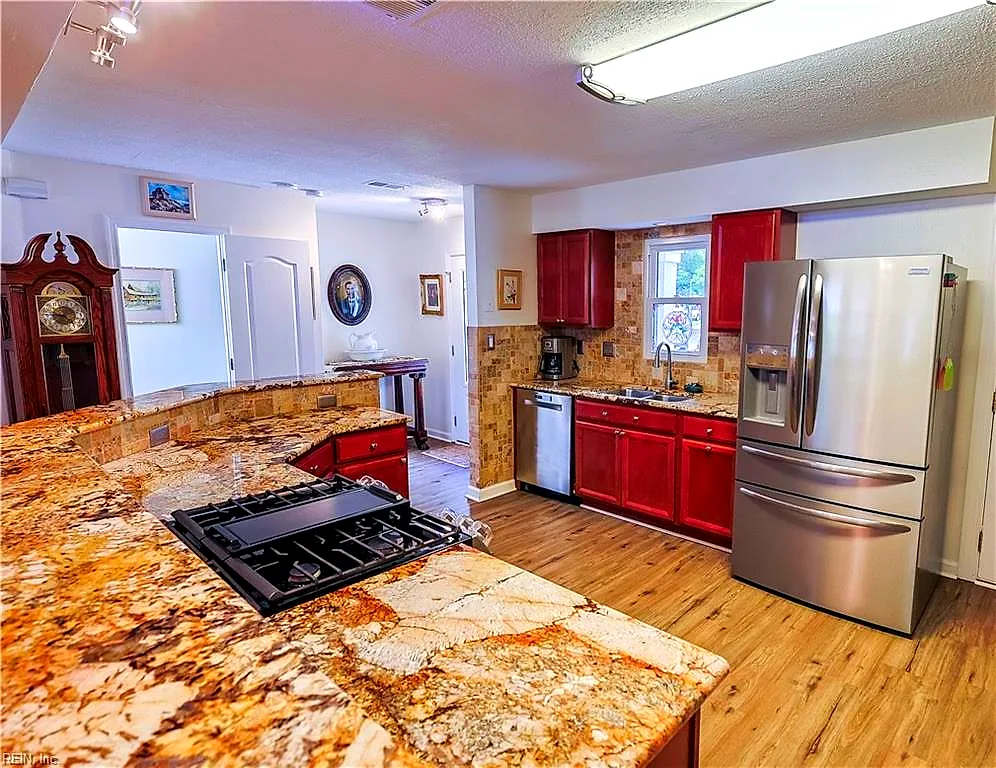 320 Esplanade Pl, Chesapeake — photo