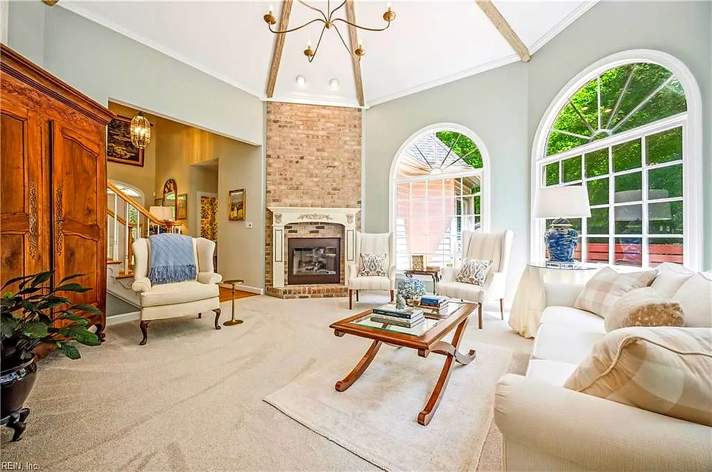 9 Whitaker Ct, Williamsburg — photo