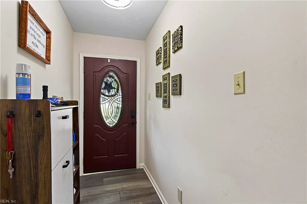 6673 Magnolia Dr Dr, Gloucester — photo