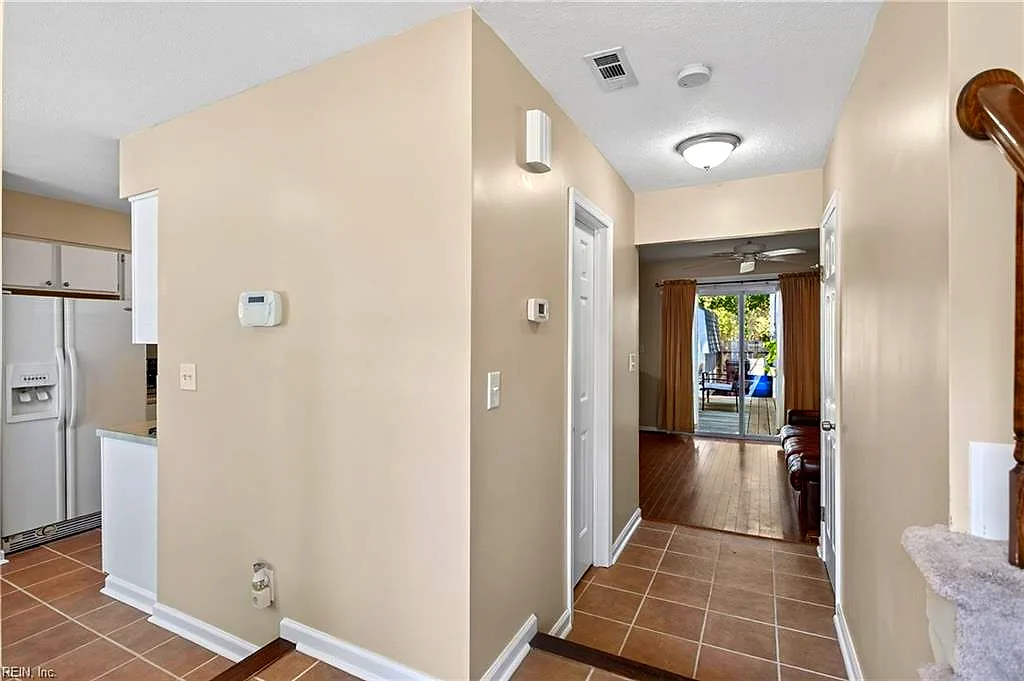 1920 Devonwood Cmn, Chesapeake — photo
