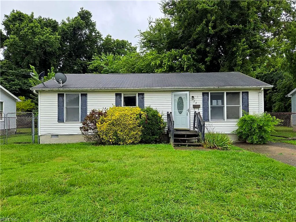 77 Fulton ST, HAMPTON VA 23663