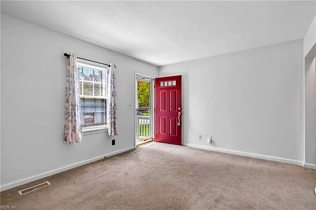 9261 Hickory St, Norfolk — photo