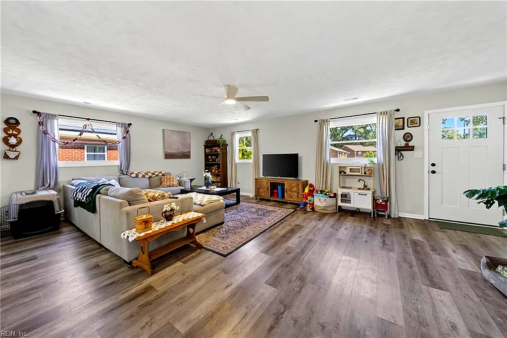 47 Nathan St, Hampton — photo